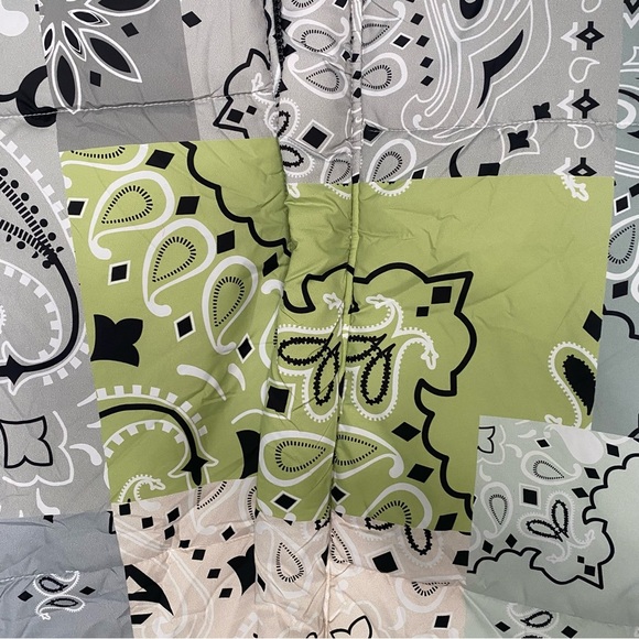 Paisley Print Oversized Puffer Jacket Streetwear Nwot Size XL - Picture 8 of 14